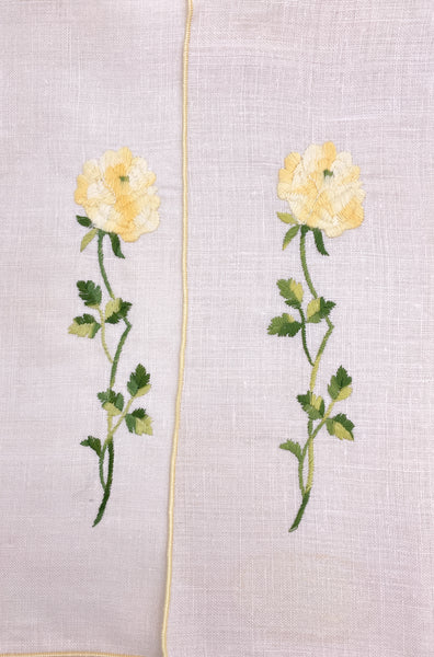 Four Placemats and Napkins Embroidered Rose Set