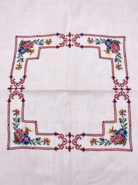 Embroidered Flowers & Heart Tablecloth and Napkins Set
