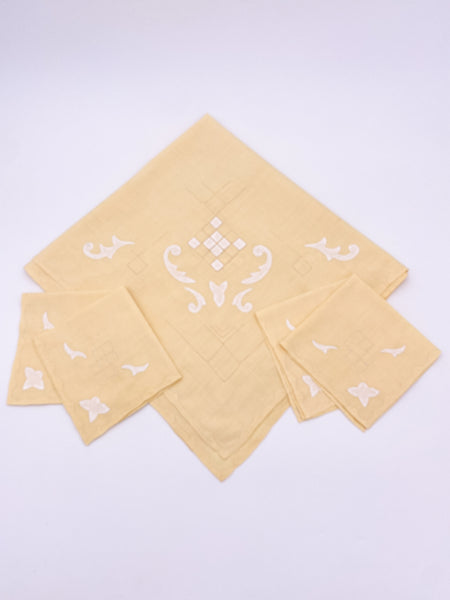 Yellow Tablecloth and Napkins Set