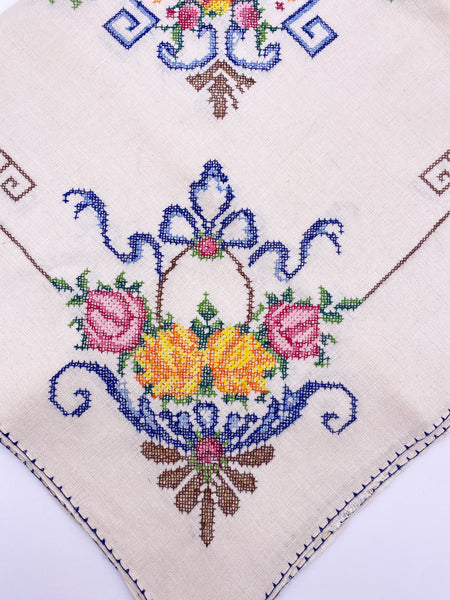 Embroidered Flower Baskets Tablecloth and Napkins Set