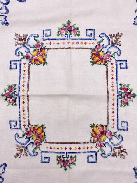 Embroidered Flower Baskets Tablecloth and Napkins Set