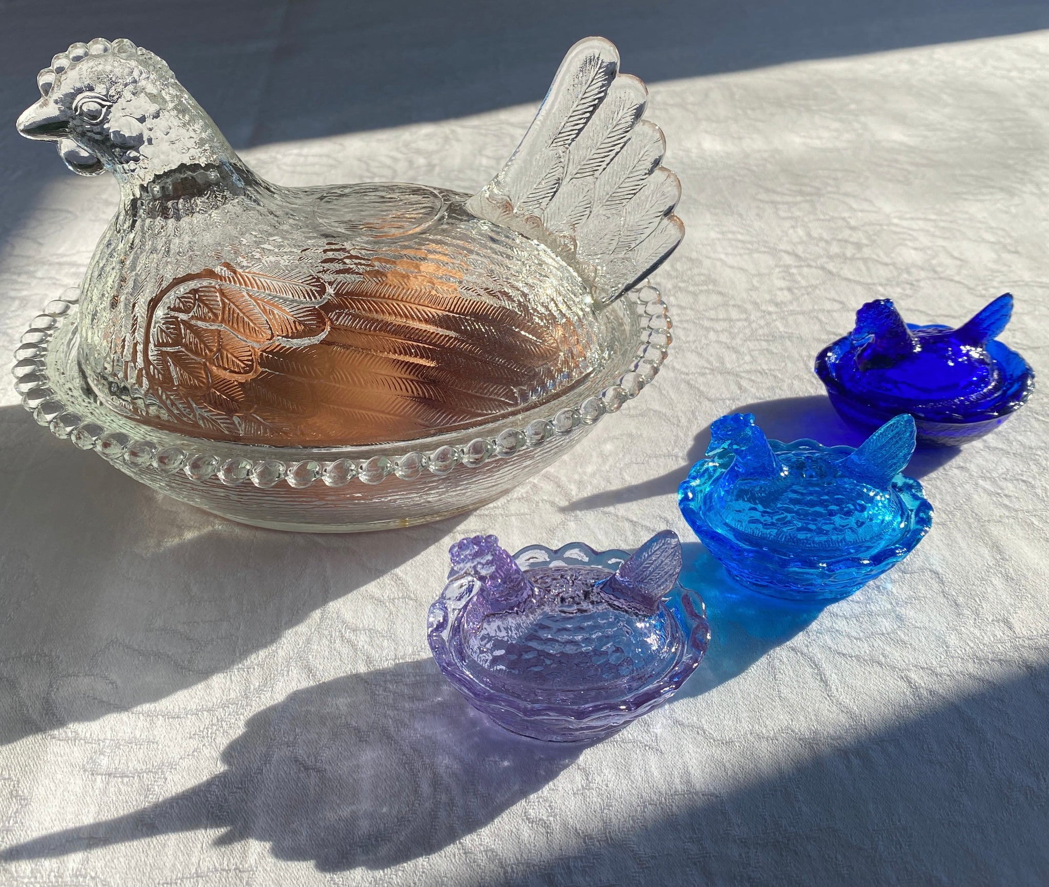 【送料無料】インディアンガラス 小物入れ ニワトリ Hen on Nest 送料無料】インディアンガラス 小物入れ ニワトリ Hen on Nest 送料